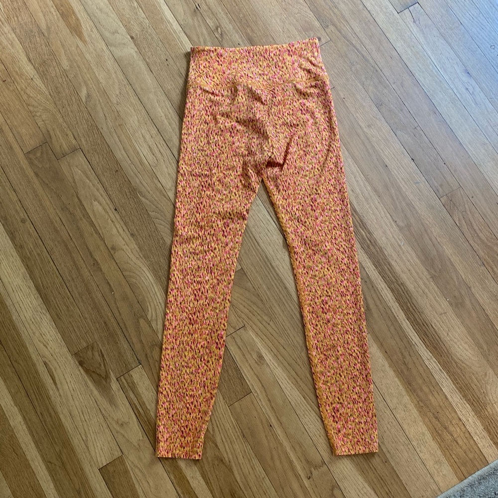 NWT Lou & Grey 7/8 Leggings